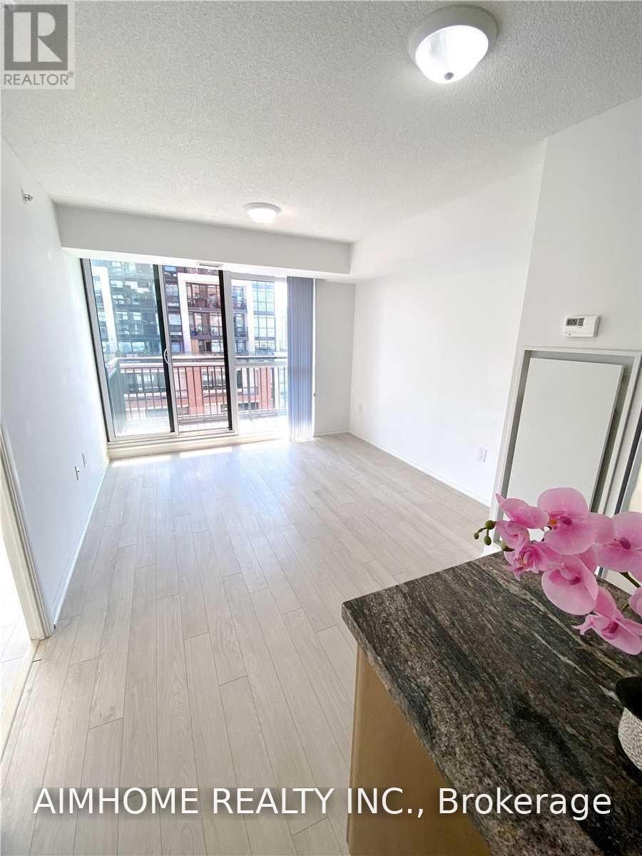 1010 - 3091 Dufferin Street, Toronto, Ontario  M6A 0C4 - Photo 10 - W13831554