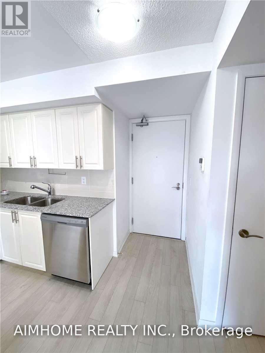 1010 - 3091 Dufferin Street, Toronto, Ontario  M6A 0C4 - Photo 7 - W13831554