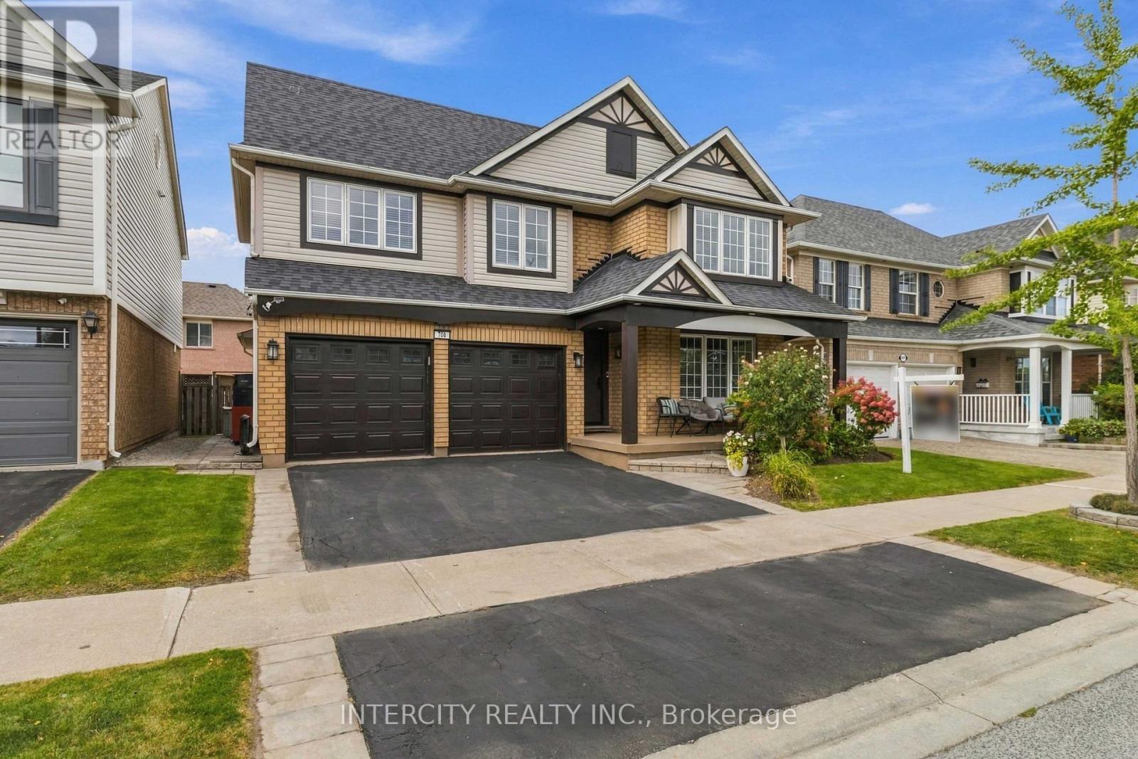 700 Trudeau Drive, Milton, Ontario  L9T 5L5 - Photo 2 - W13831562
