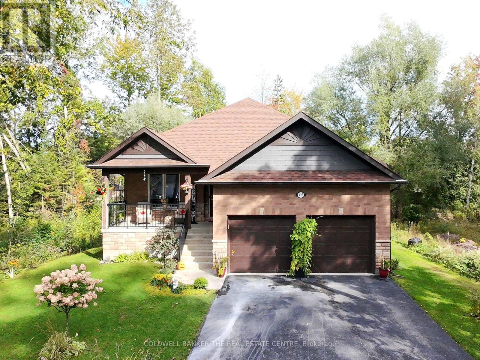 44 Iris Drive, Wasaga Beach, Ontario  L9Z 2A5 - Photo 4 - S13831518