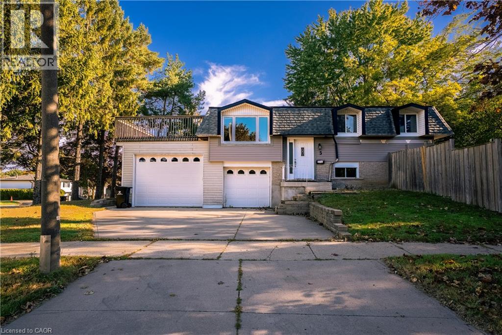 5 NATHANIEL Crescent, Kitchener, Ontario