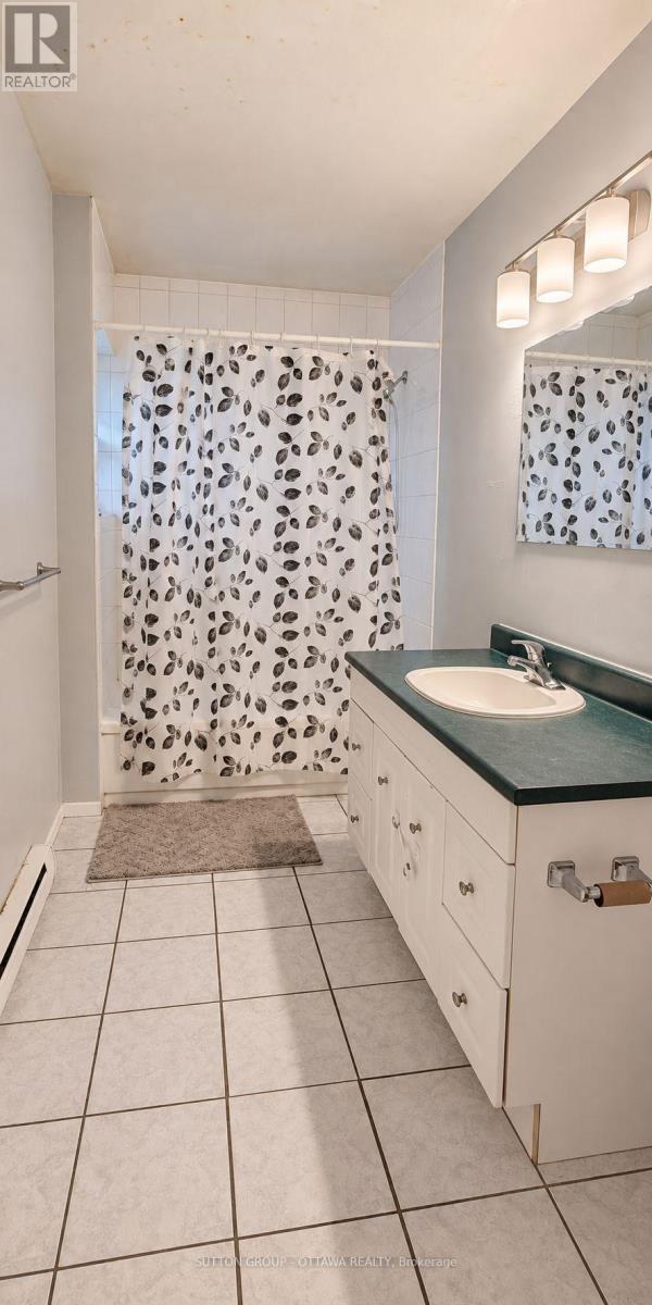 A - 3033 Richmond Road, Ottawa, Ontario  K2B 6S6 - Photo 4 - X13831594