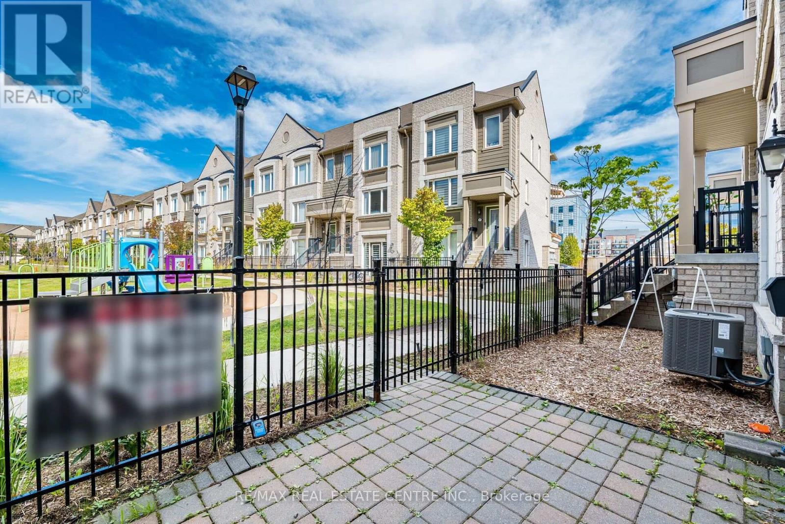 153 - 1 Beckenrose Court, Brampton, Ontario  L6Y 6G2 - Photo 4 - W13716996