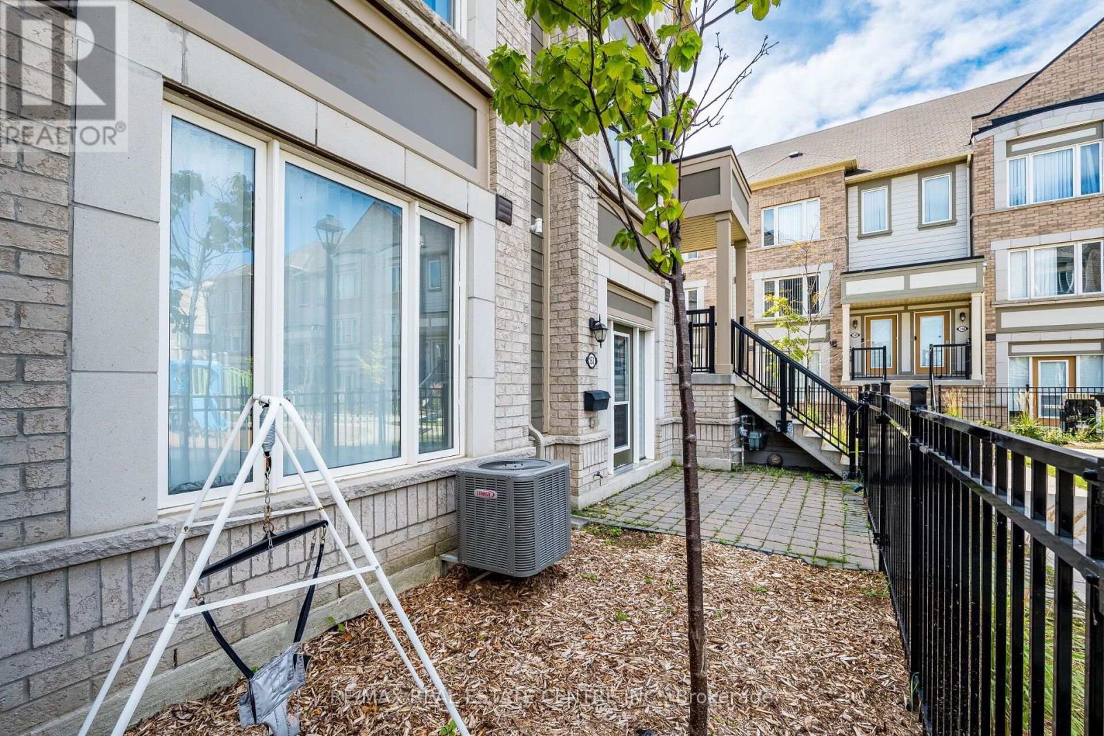 153 - 1 Beckenrose Court, Brampton, Ontario  L6Y 6G2 - Photo 7 - W13716996