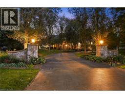 18 BLACKBERRY Place, Hamilton, Ontario