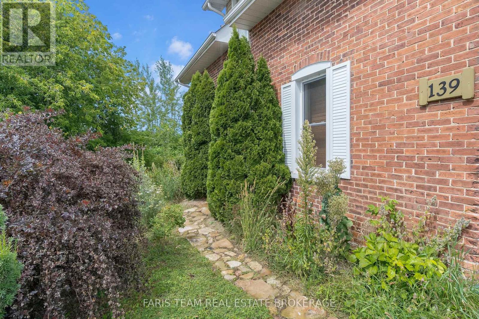 139 Veterans Lane, Tay, Ontario  L0K 2A0 - Photo 2 - S13831596
