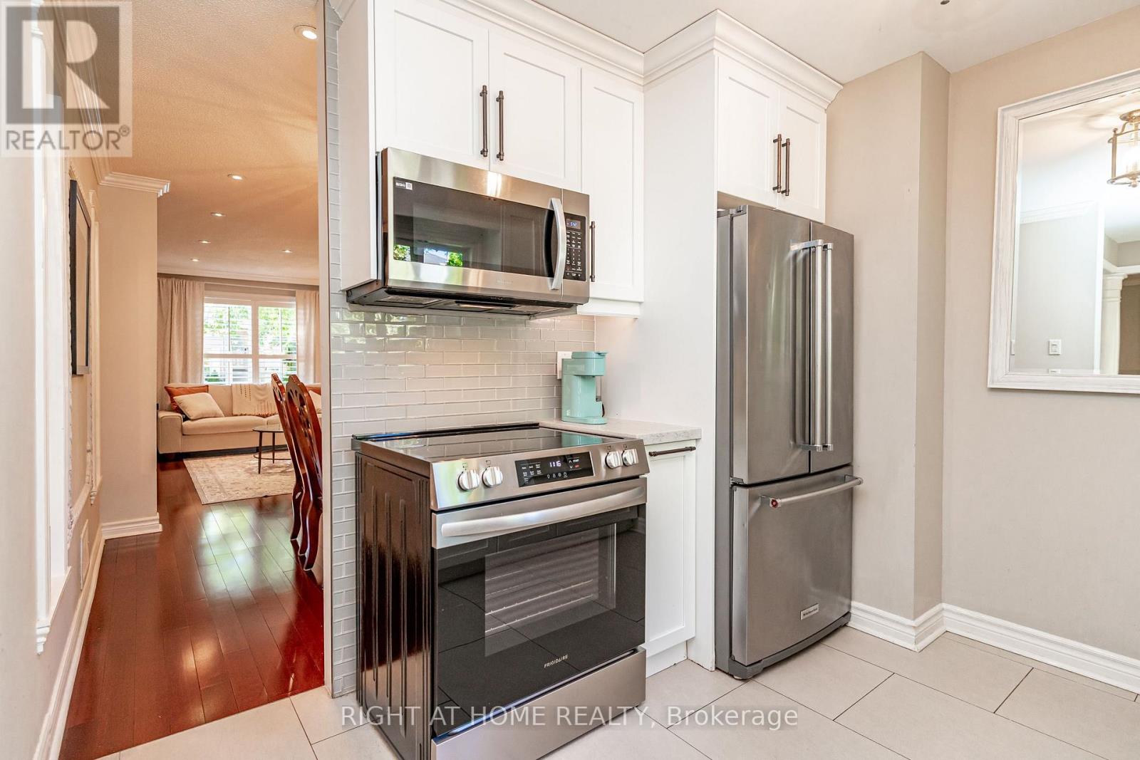 9 - 2272 Mowat Avenue, Oakville, Ontario  L6H 5L8 - Photo 11 - W13824740