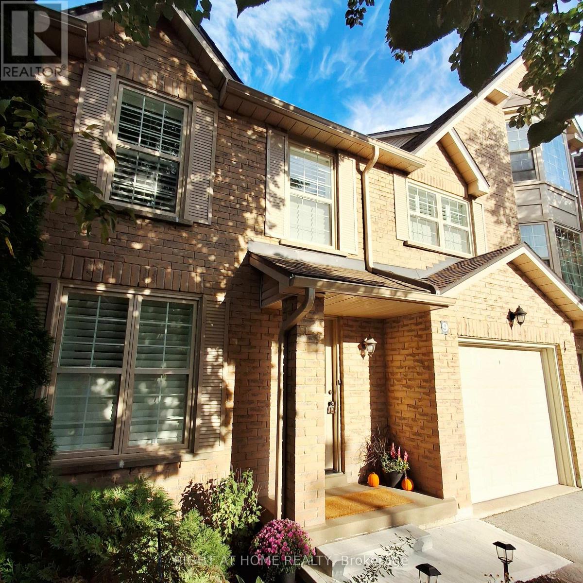 9 - 2272 MOWAT AVENUE, Oakville, Ontario