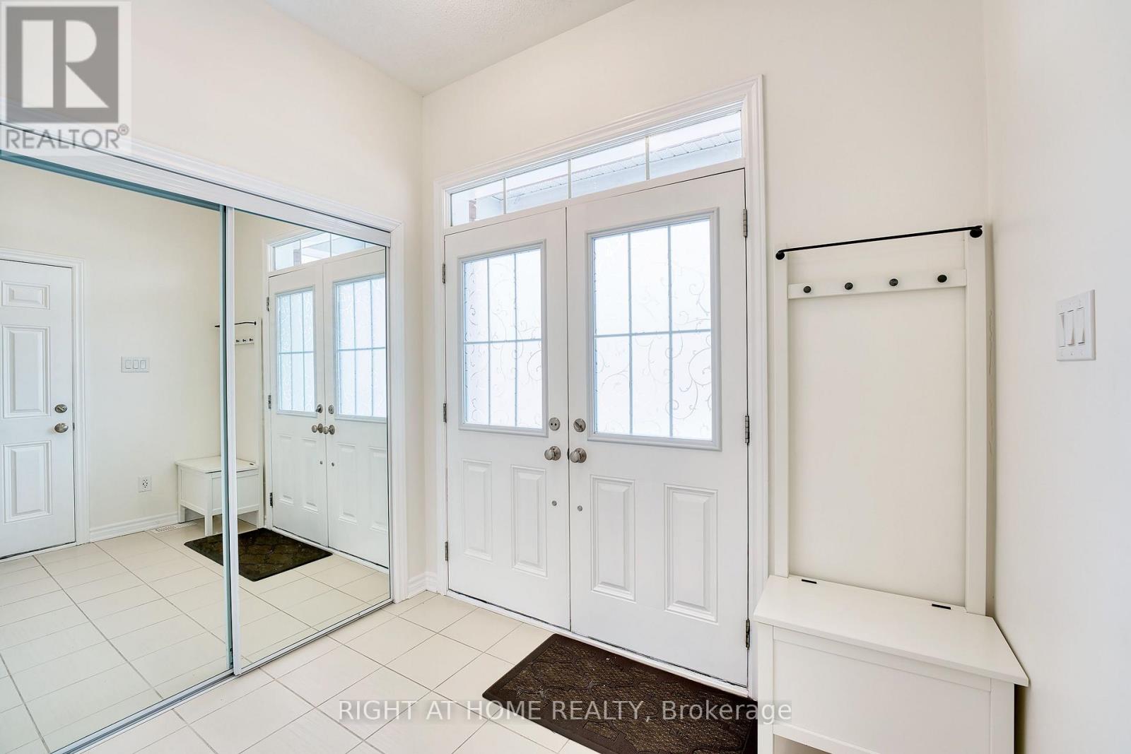 31 Summitview Drive, Ottawa, Ontario  K2M 2V9 - Photo 2 - X13831638