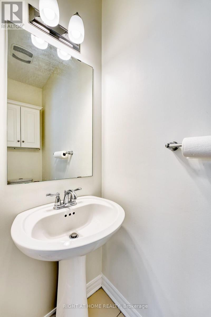 31 Summitview Drive, Ottawa, Ontario  K2M 2V9 - Photo 3 - X13831638