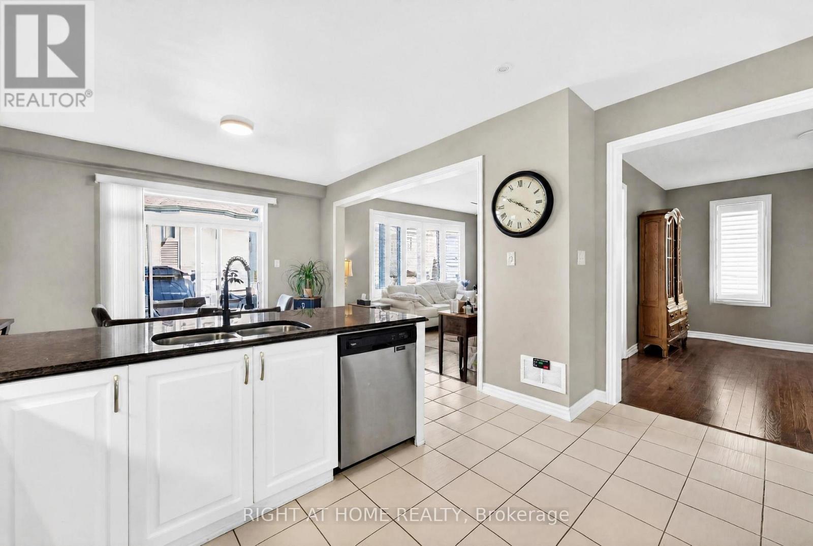 31 Summitview Drive, Ottawa, Ontario  K2M 2V9 - Photo 7 - X13831638