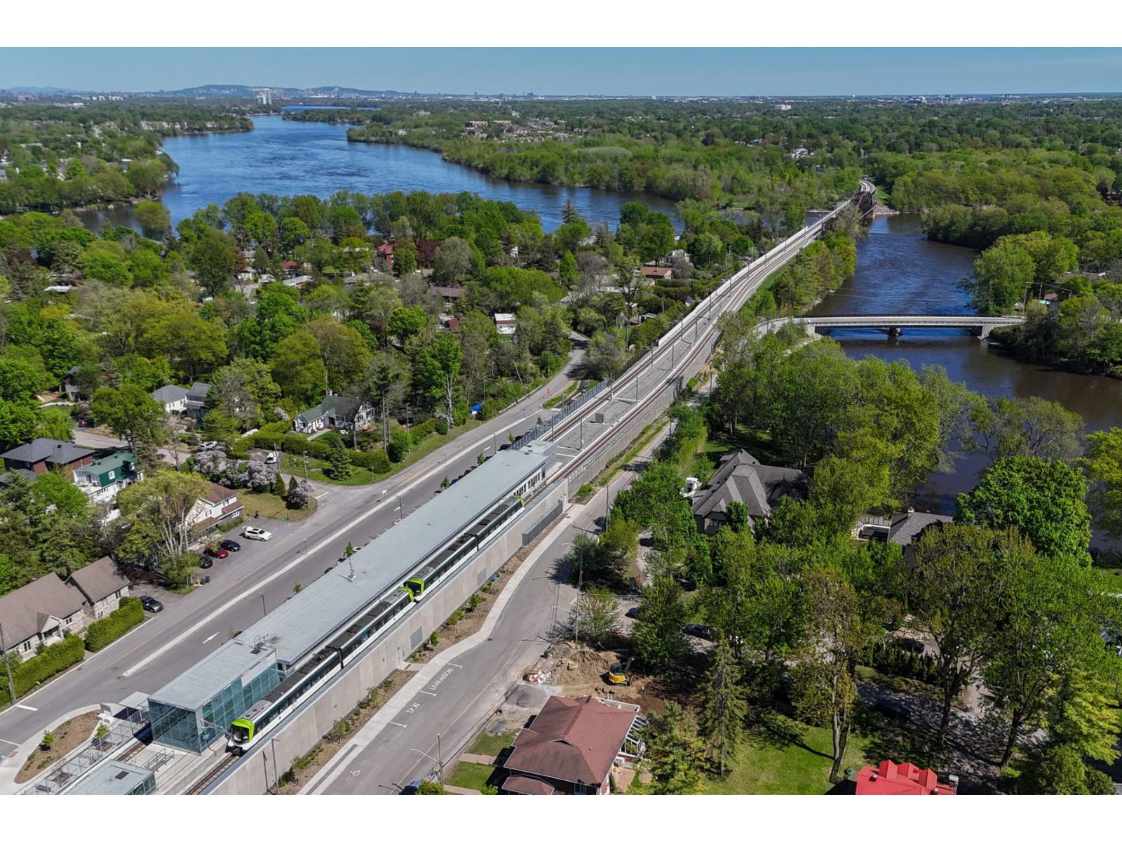 590 Ch. du Bois Laval (Sainte-Dorothée) Quebec Canada H7Y1J1 5
