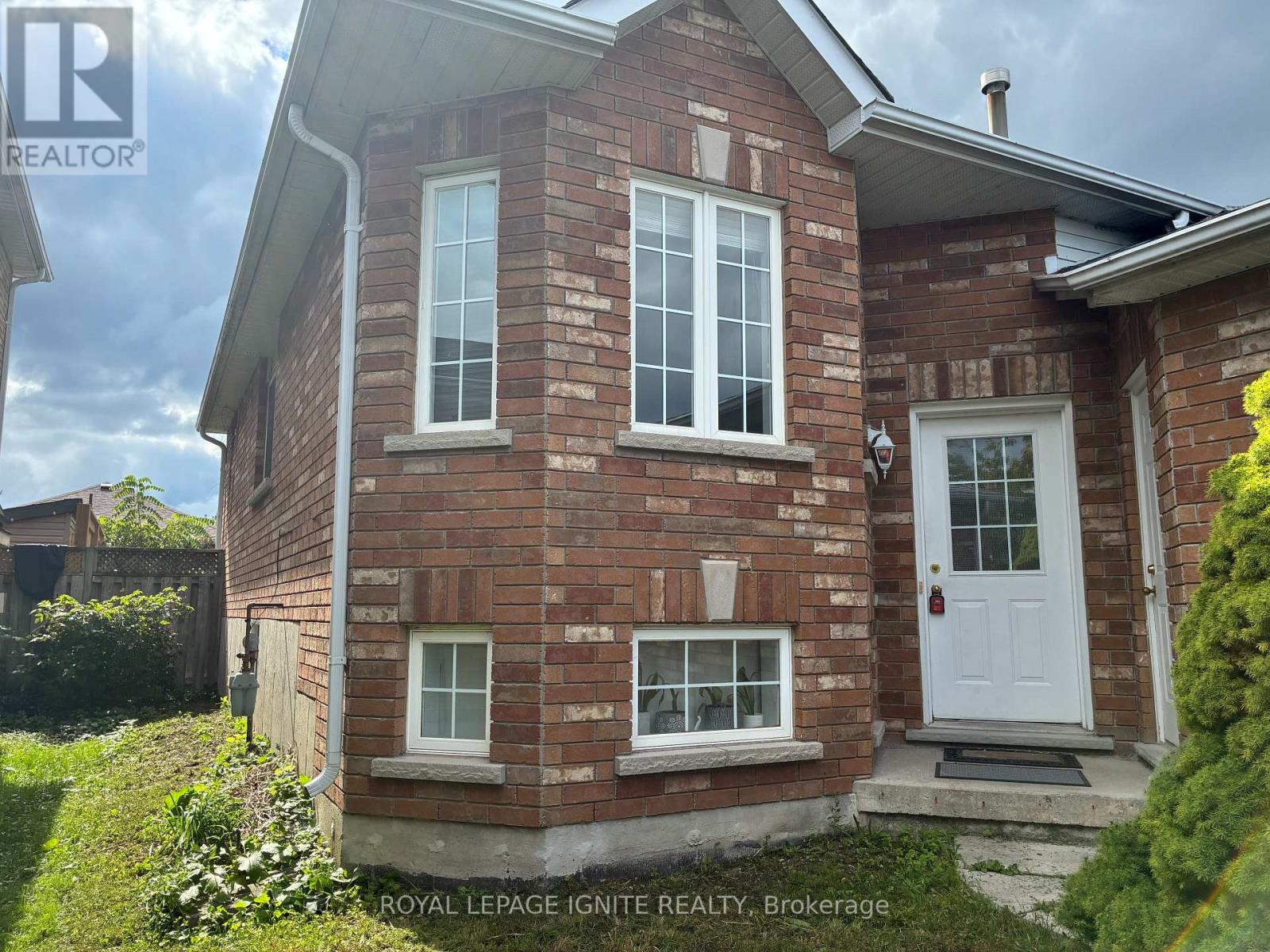 114 Bird Street, Barrie (Edgehill Drive), Ontario  L4N 0W6 - Photo 1 - S13831682