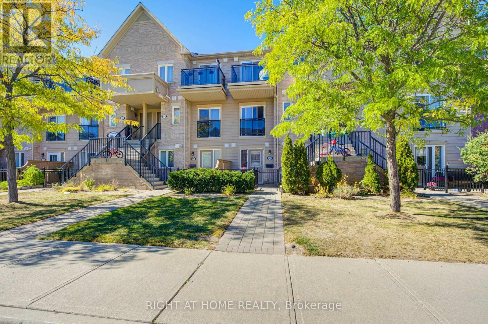 323 - 4975 Southampton Drive, Mississauga, Ontario  L5M 8E4 - Photo 4 - W13831626