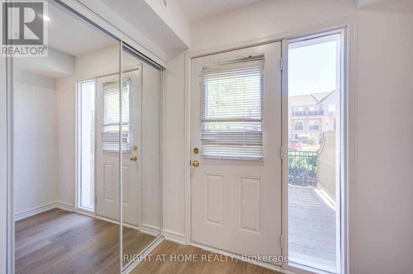 323 - 4975 Southampton Drive, Mississauga, Ontario  L5M 8E4 - Photo 6 - W13831626