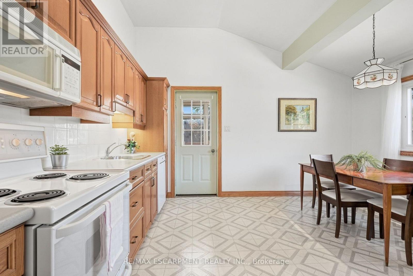 1267 Dunbar Road, Burlington, Ontario  L7P 2K1 - Photo 5 - W13831692