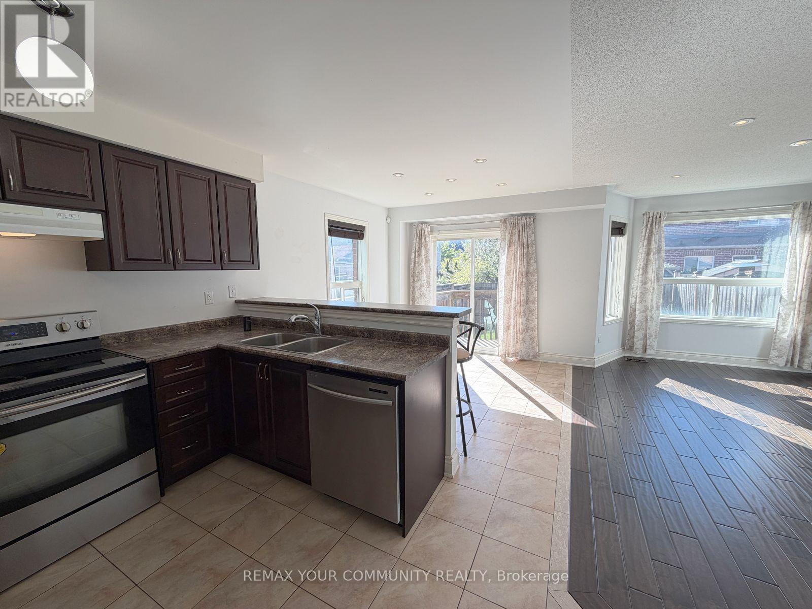 131 Jonas Milway Drive, Whitchurch-Stouffville (Stouffville), Ontario  L4A 0M5 - Photo 3 - N13831666