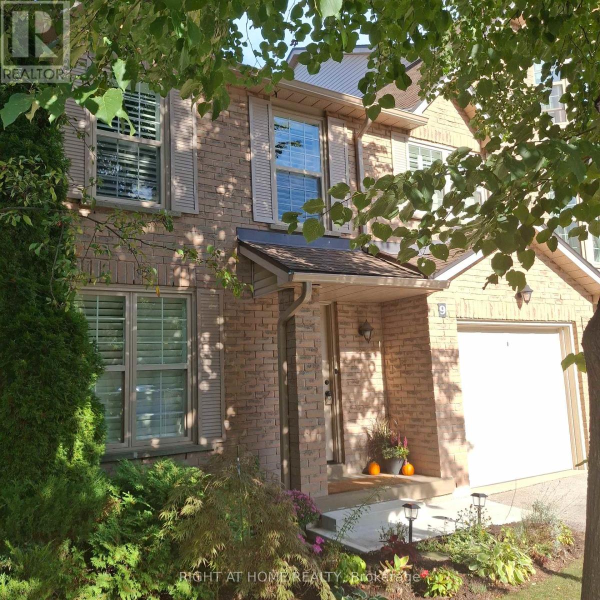 9 - 2272 MOWAT AVENUE, Oakville, Ontario