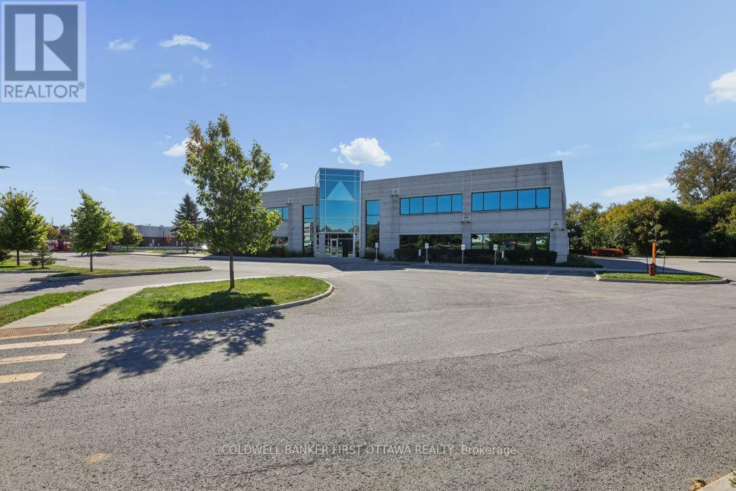 20 Cope Drive, Ottawa, Ontario K2M 2V8 - Photo 2 - X13614994