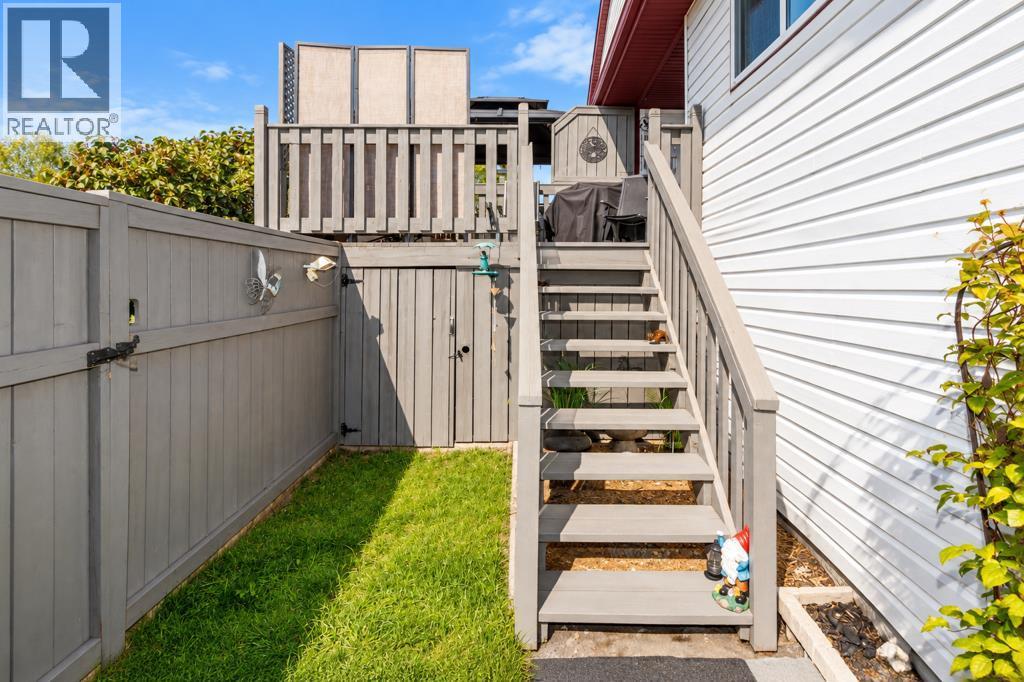 8 Daines Avenue