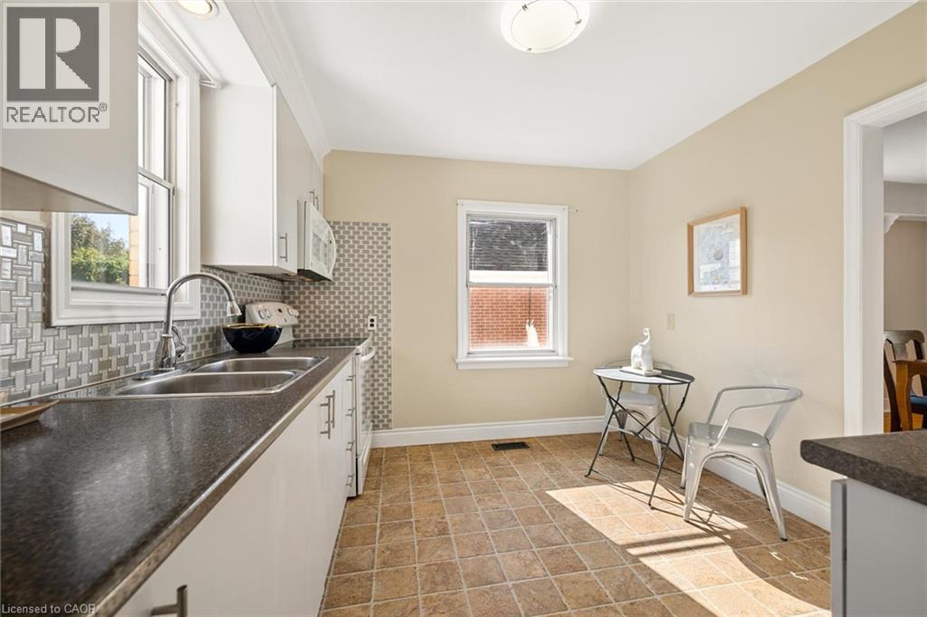 490 East Avenue, Kitchener, Ontario  N2H 1Z8 - Photo 7 - 40866143