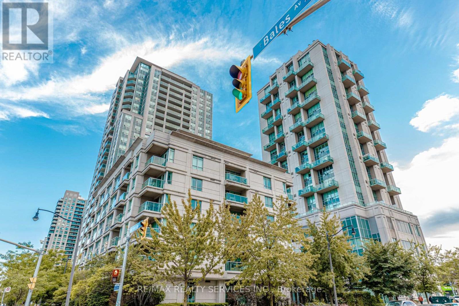 208 - 19 AVONDALE AVENUE, Toronto, Ontario