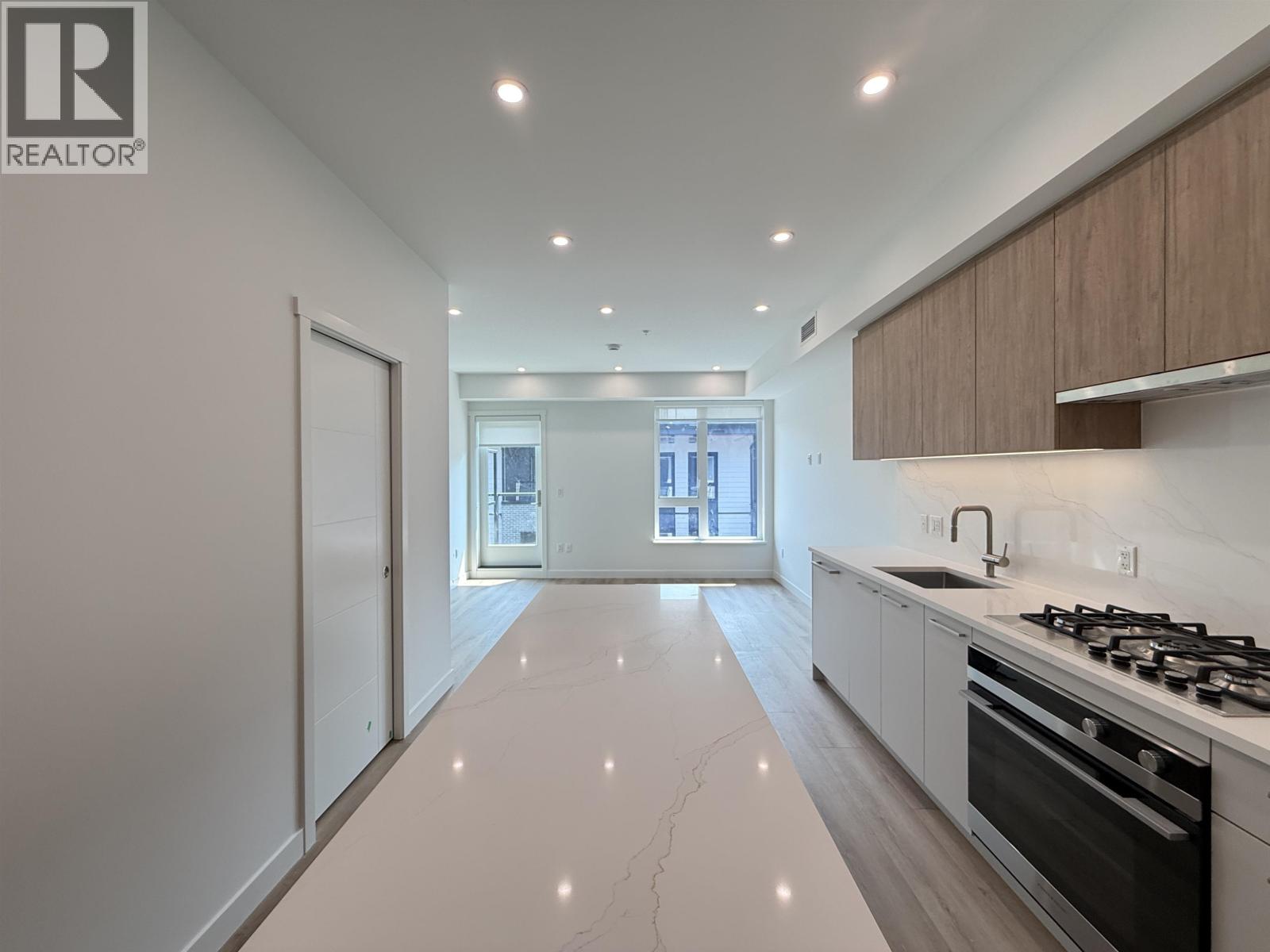 303 606 MADORE AVENUE, Coquitlam, British Columbia