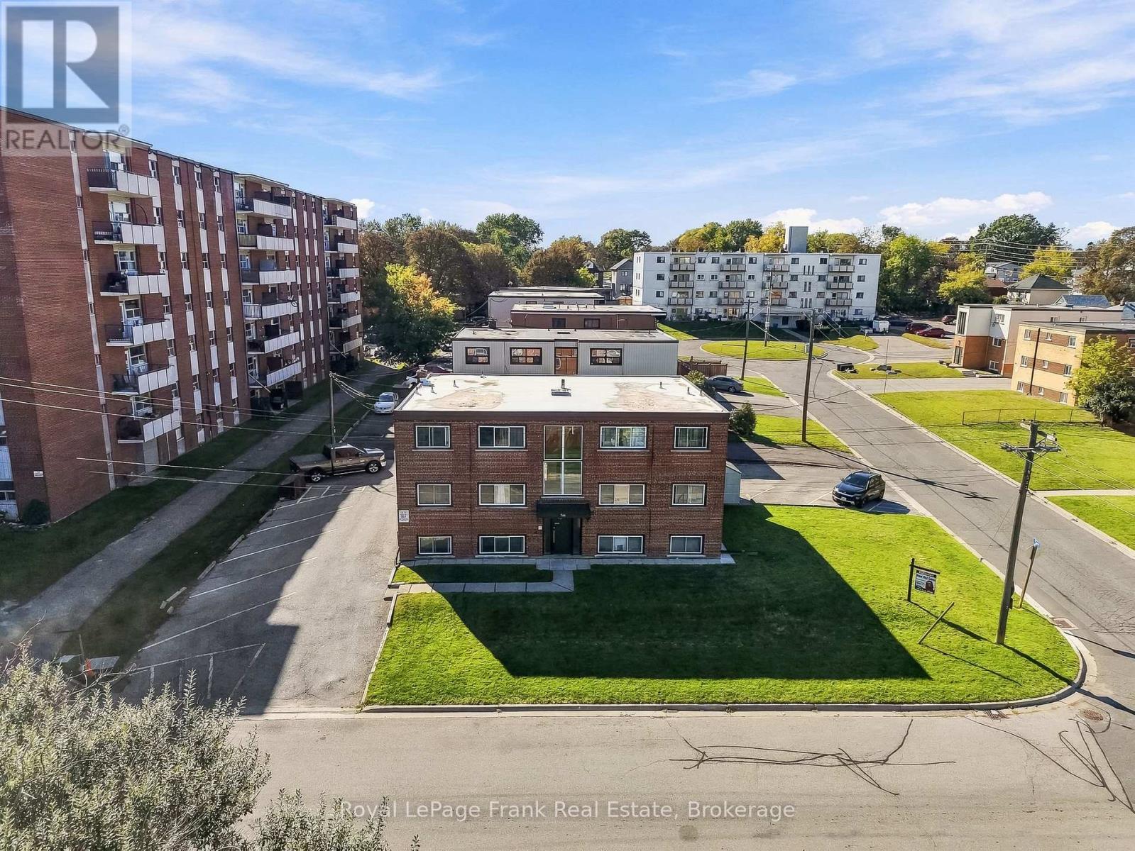 180 Nipigon Street, Oshawa, Ontario  L1J 4N5 - Photo 5 - E13829936