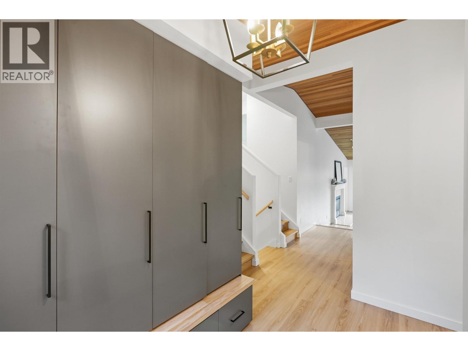 2207 Tanager Place, North Vancouver, British Columbia  V7J 3R3 - Photo 6 - R3167358