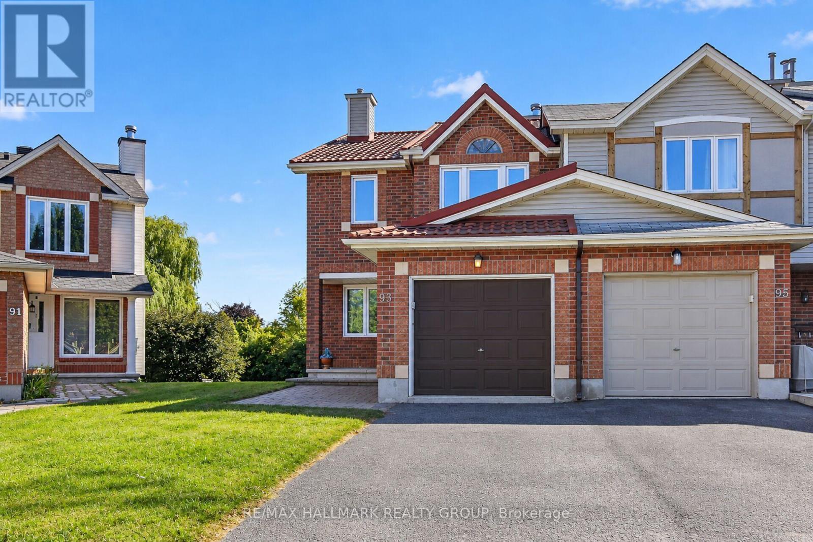 93 Banchory Crescent, Ottawa, Ontario  K2K 2V2 - Photo 2 - X13831780