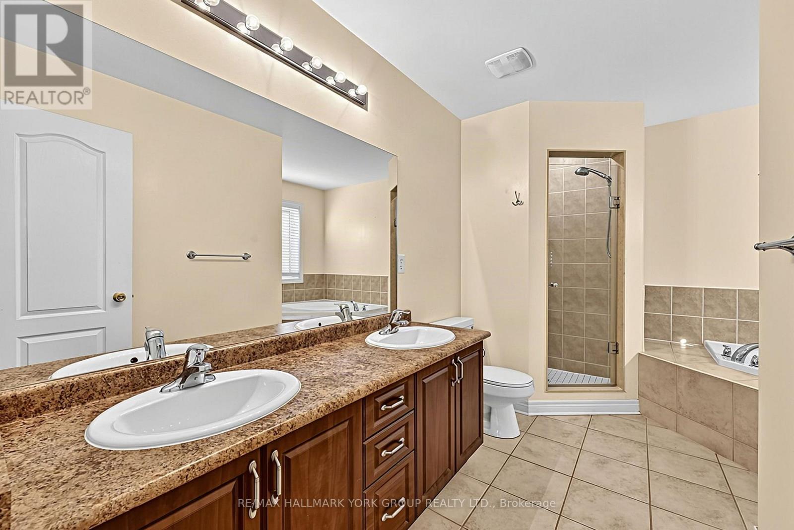 383 Gilpin Drive, Newmarket, Ontario  L3X 3H2 - Photo 18 - N13831752