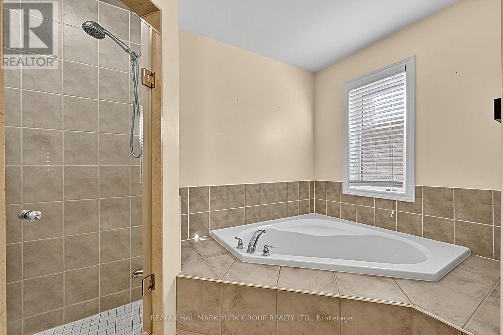 383 Gilpin Drive, Newmarket, Ontario  L3X 3H2 - Photo 19 - N13831752