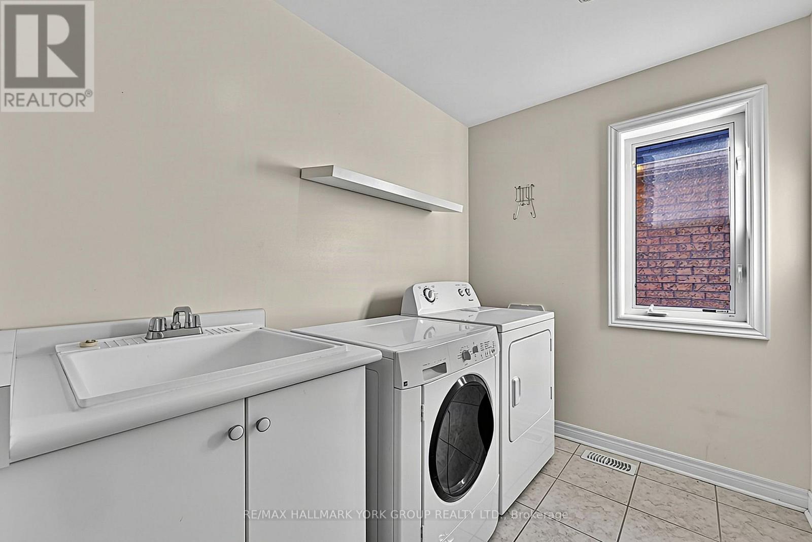 383 Gilpin Drive, Newmarket, Ontario  L3X 3H2 - Photo 20 - N13831752