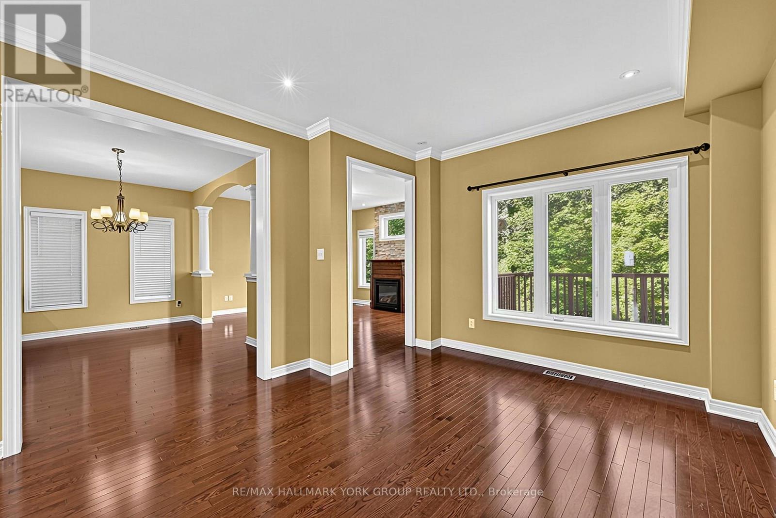 383 Gilpin Drive, Newmarket, Ontario  L3X 3H2 - Photo 6 - N13831752