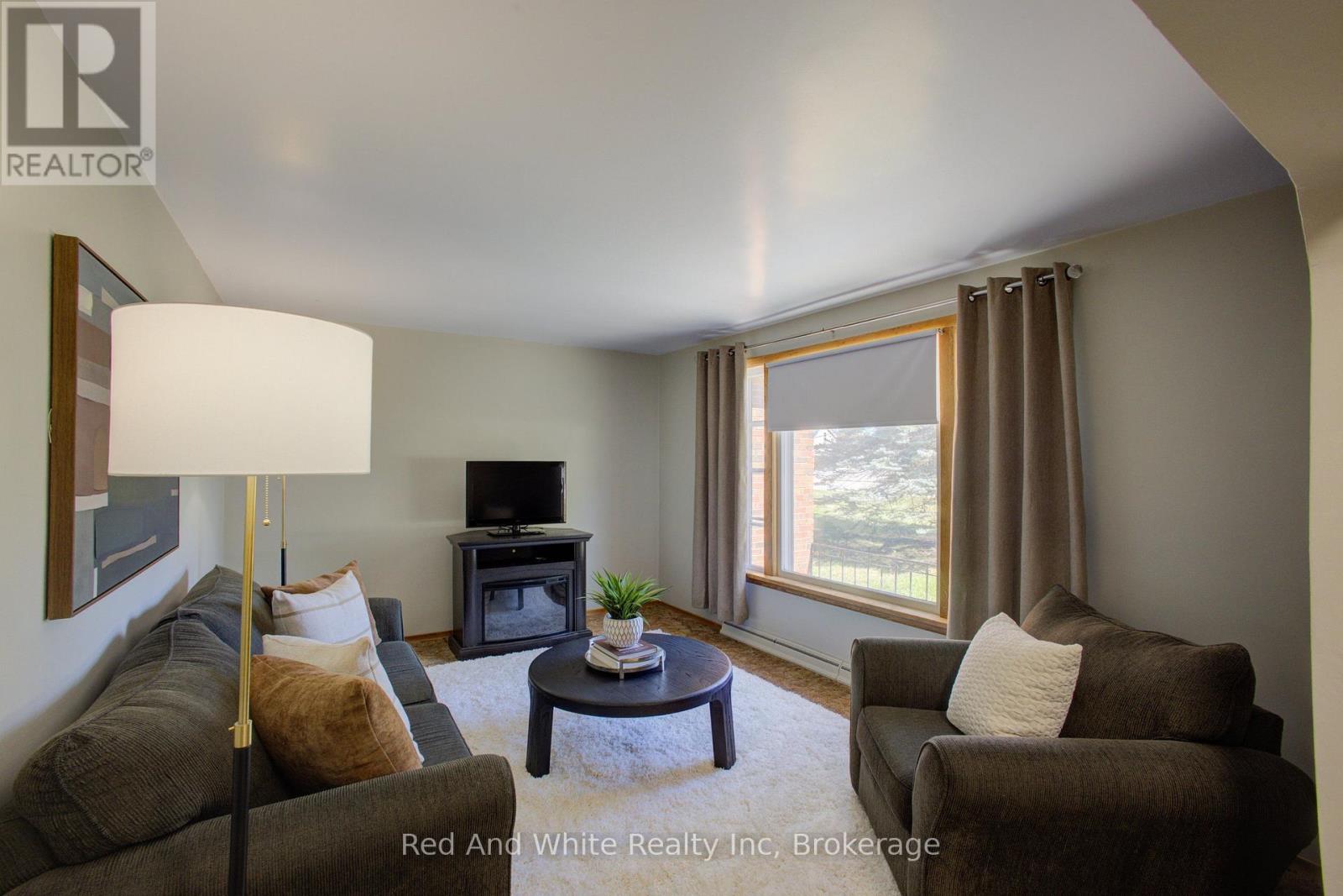 1203 Yonget Street S, Brockton, Ontario  N0G 2V0 - Photo 7 - X13831746