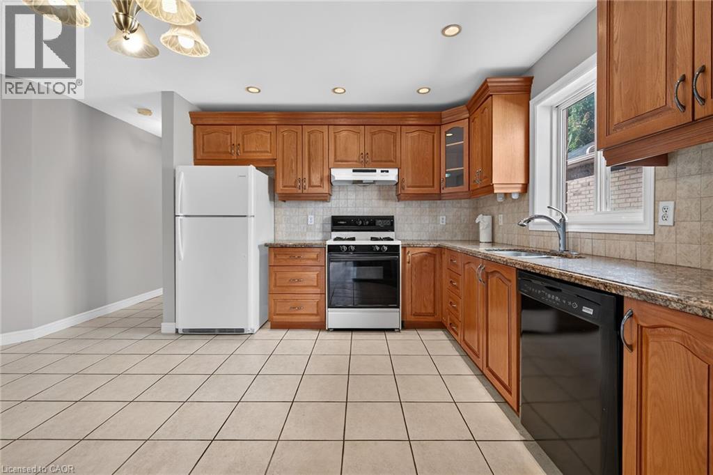 795 Tenth Avenue, Hamilton, Ontario  L8T 2G4 - Photo 13 - 40863682