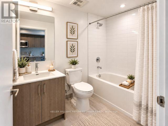 2705 - 4010 Eglinton Avenue W, Toronto, Ontario  M9A 4M2 - Photo 2 - W13831736