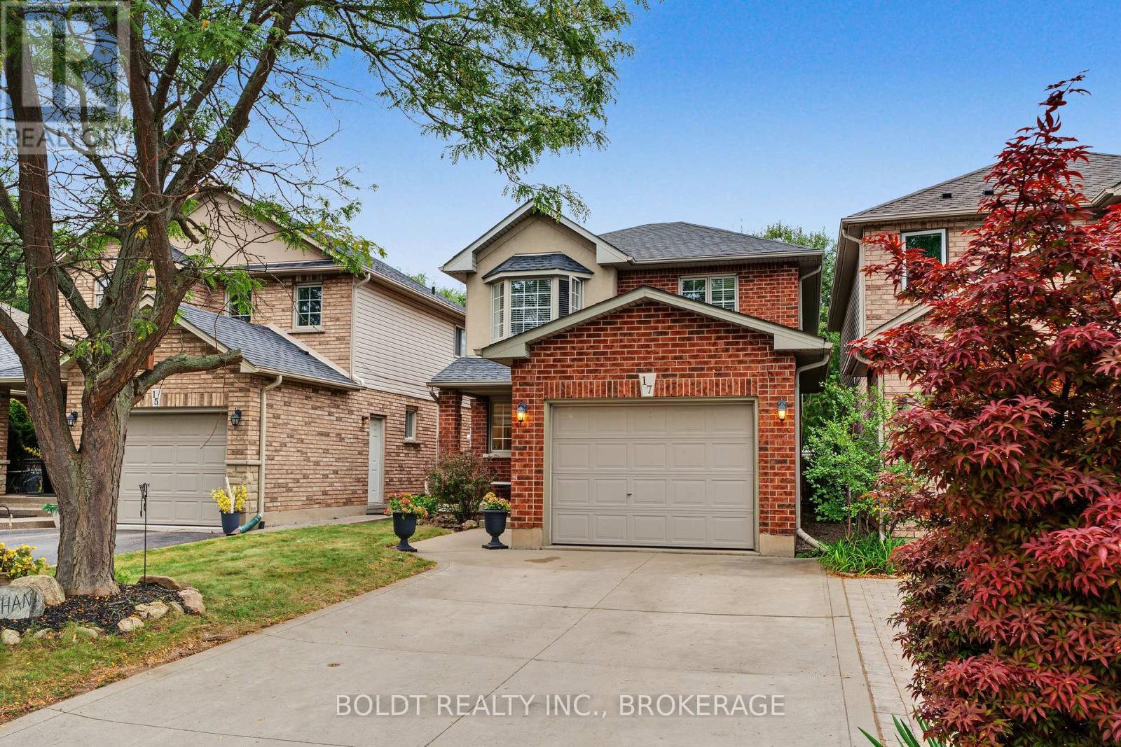17 Valridge Drive, Hamilton (Ancaster), Ontario  L9G 4Y5 - Photo 2 - X13831854