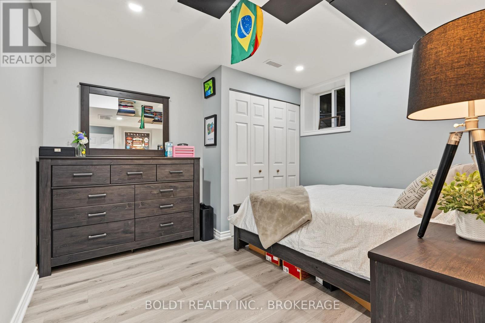 17 Valridge Drive, Hamilton (Ancaster), Ontario  L9G 4Y5 - Photo 37 - X13831854