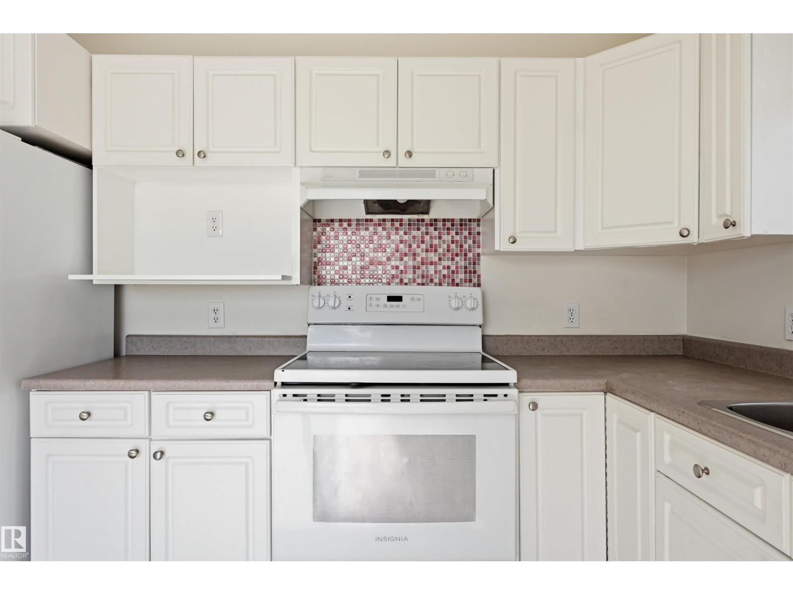 11615 8 Av Nw, Edmonton, Alberta  T6J 6Z8 - Photo 13 - E4510565