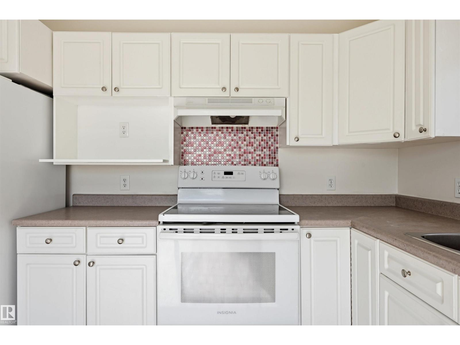 11615 8 Av Nw, Edmonton, Alberta  T6J 6Z8 - Photo 12 - E4510565