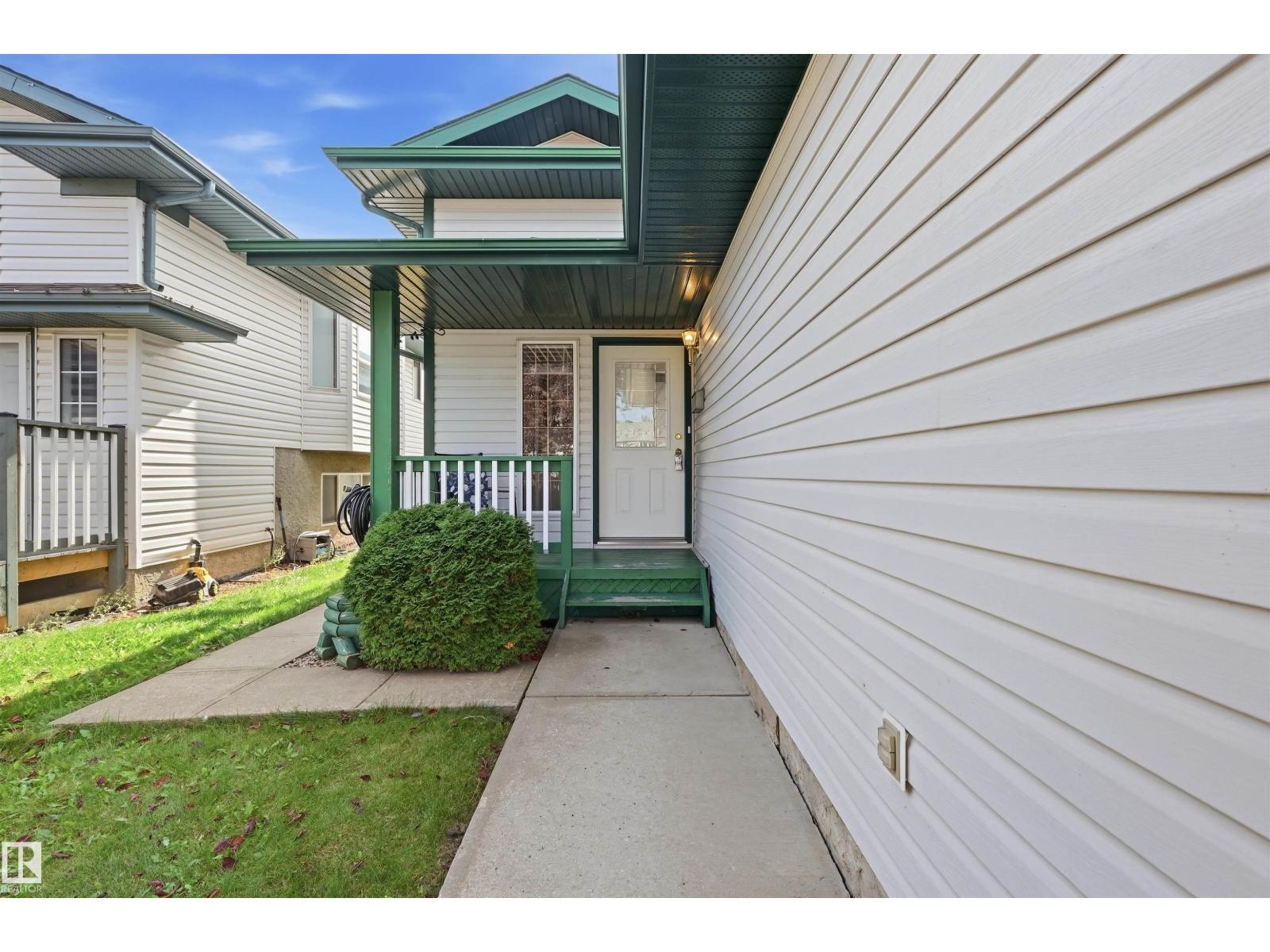 11615 8 Av Nw, Edmonton, Alberta  T6J 6Z8 - Photo 2 - E4510565