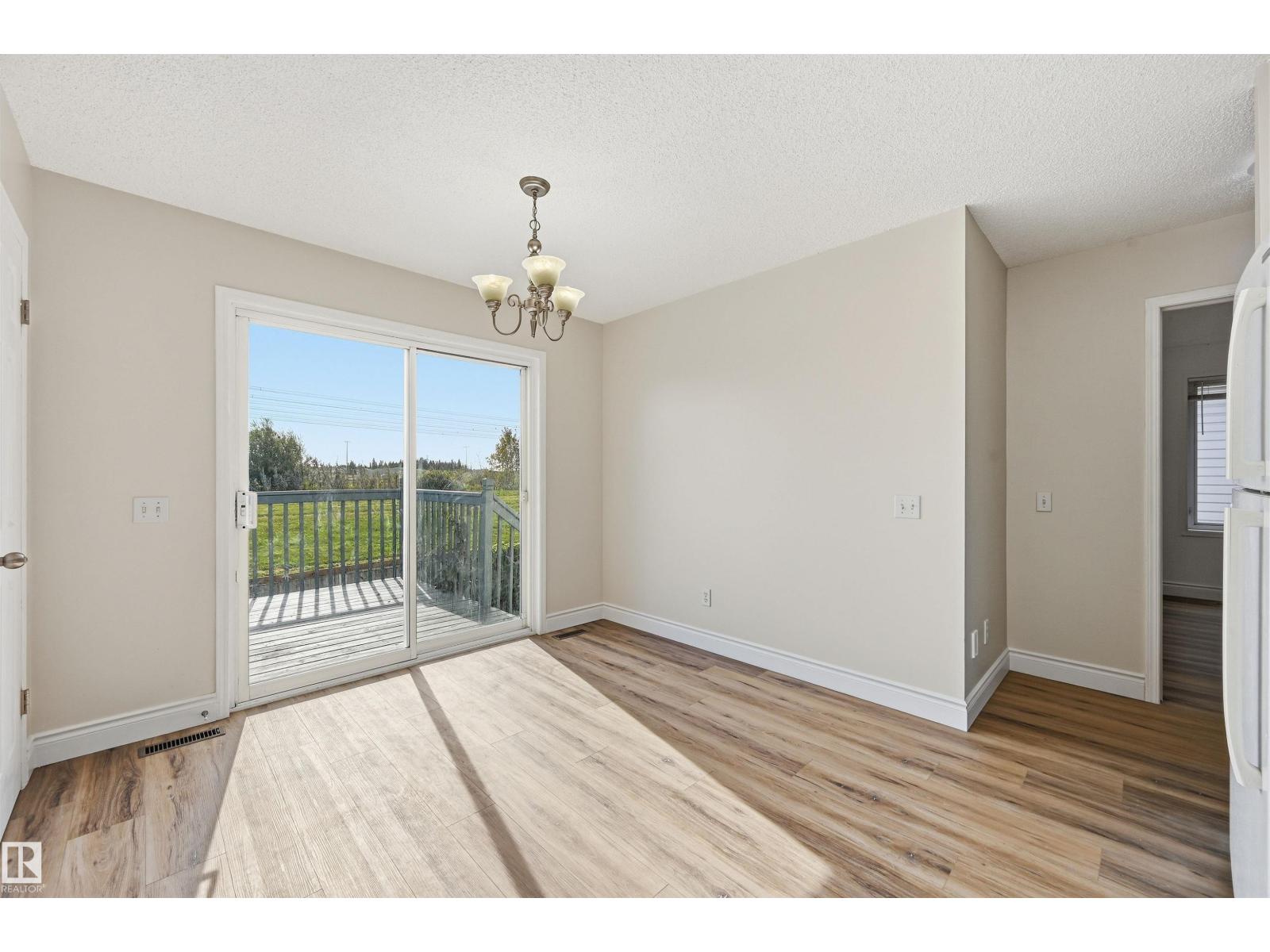 11615 8 Av Nw, Edmonton, Alberta  T6J 6Z8 - Photo 15 - E4510565