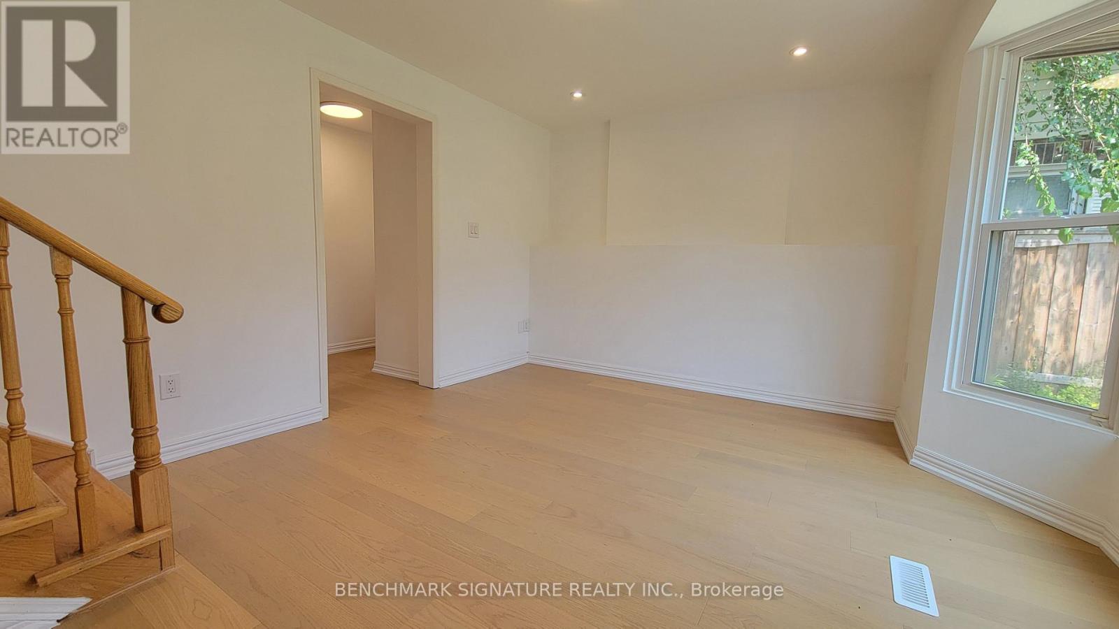35 Wintermute Boulevard, Toronto, Ontario  M1W 3M5 - Photo 7 - E13410750