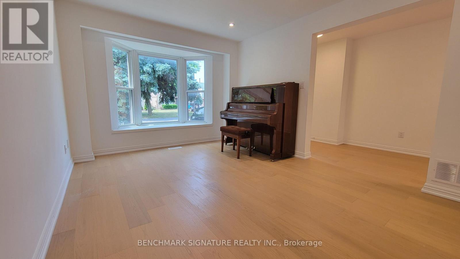 35 Wintermute Boulevard, Toronto, Ontario  M1W 3M5 - Photo 6 - E13410750
