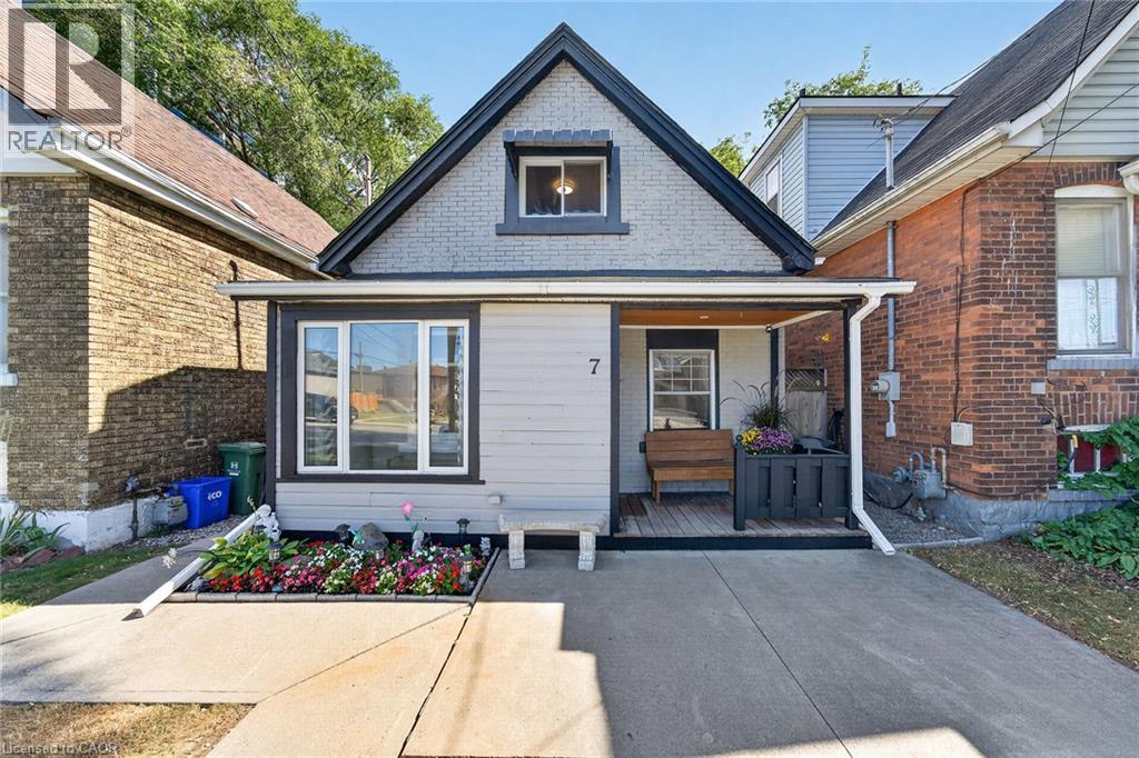 7 East 24th Street, Hamilton, Ontario  L8V 2X8 - Photo 2 - 40866149