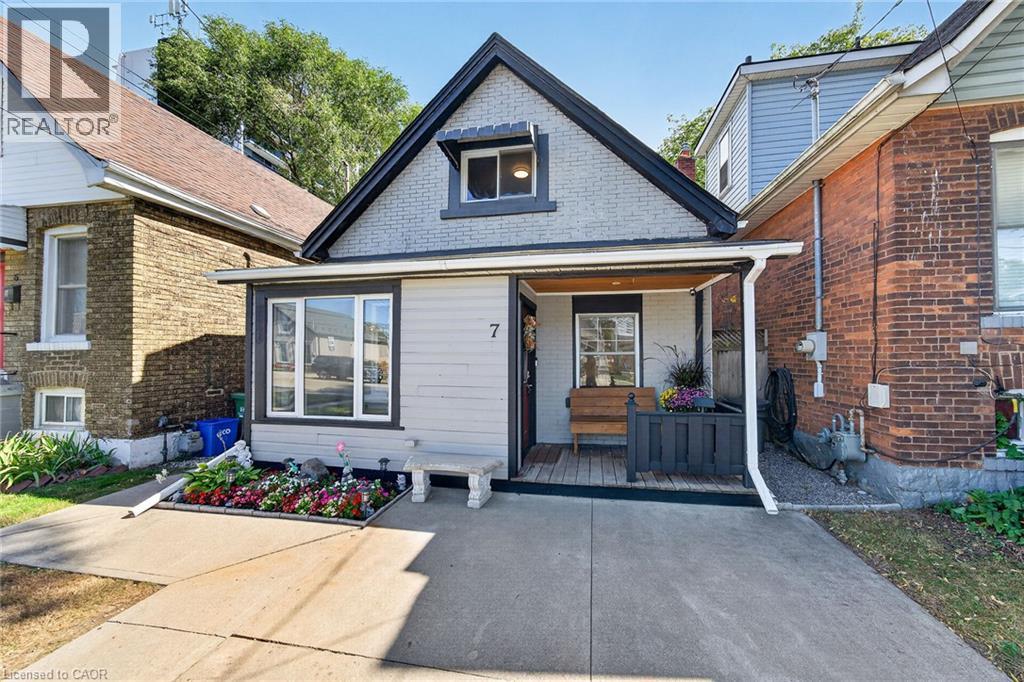 7 EAST 24TH Street, Hamilton, Ontario