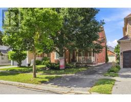 36 ZACHARY PLACE, Whitby, Ontario
