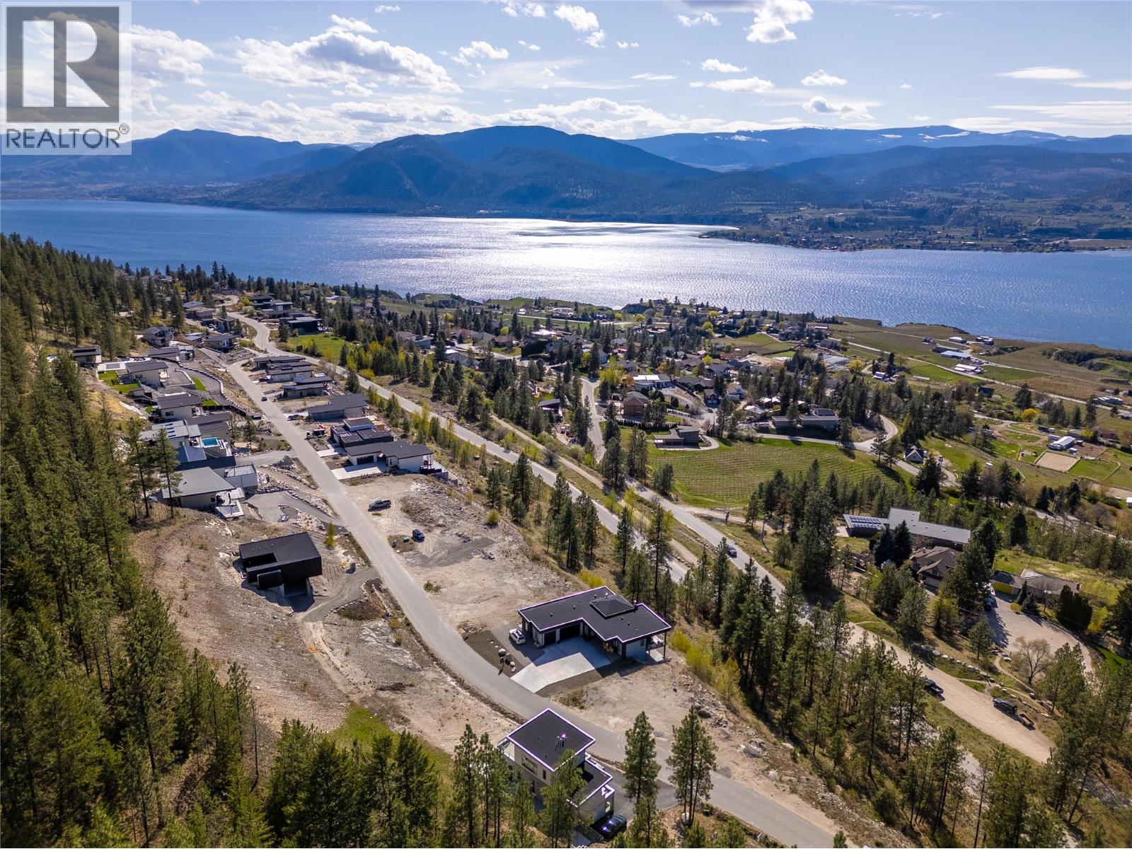 2960 OUTLOOK Way, Naramata, British Columbia