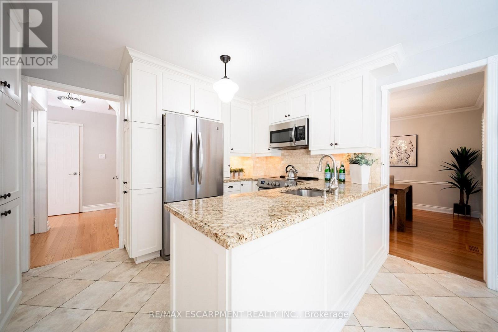 3212 Pinemeadow Drive, Burlington, Ontario  L7M 2N7 - Photo 11 - W13831878